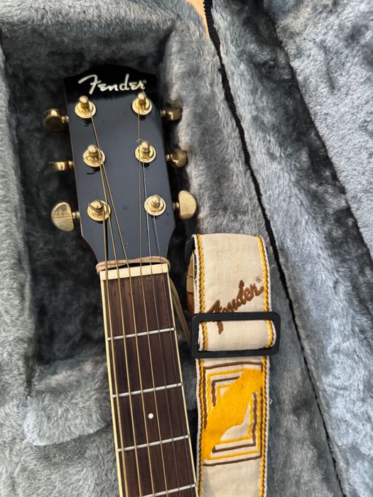Violão Fender eletro-acustico com Wolf Case