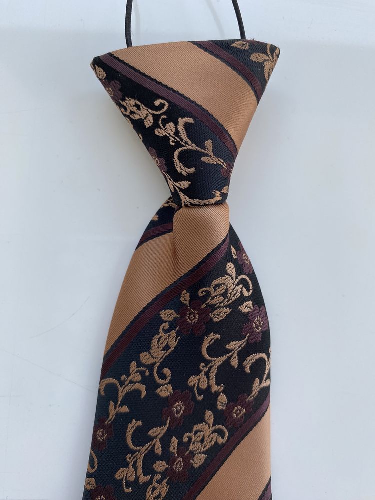 Krawat dla chłopca nowy 5,5 cm szerokość 22 cm długość
