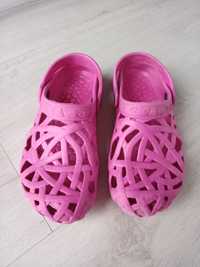 Kroksy 33 dziewczęce klapki różowe sportowe śliczne buty na lato basen