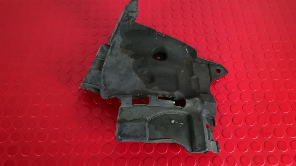 Plástico Proteção Cava de Roda Esquerda [Dacia Sandero II]