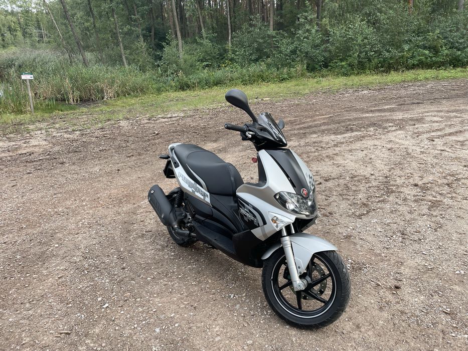 Skuter Piaggio Gilera Runner 125 15KM 2015r. Kat. B