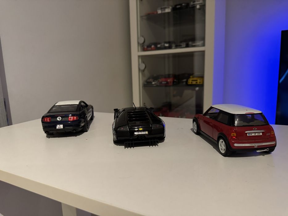 Carros miniaturas escala 1/24