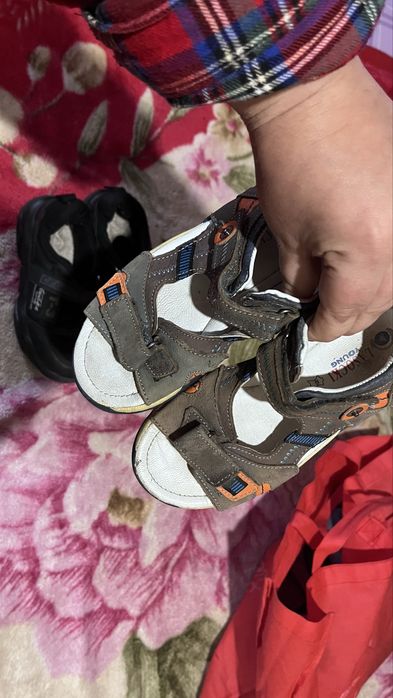 Кросівки босоніжки