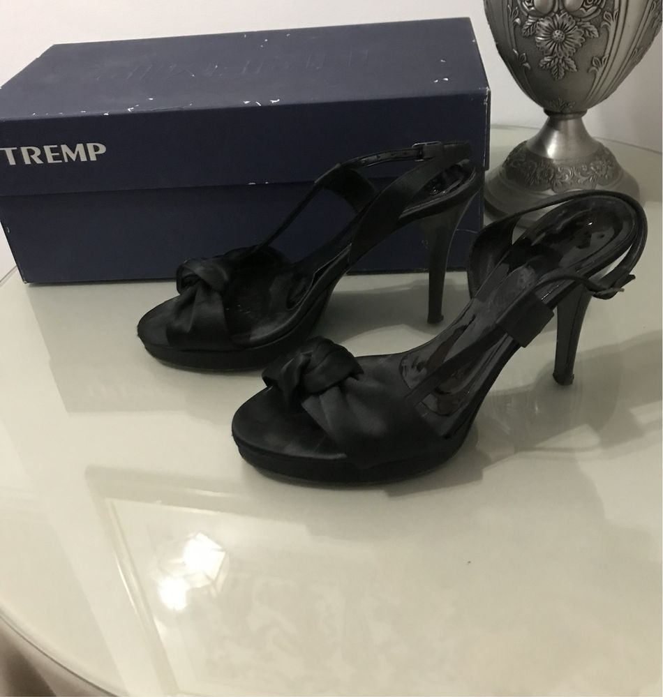 Sapato preto cetim