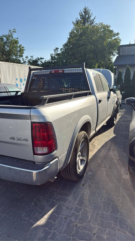 DODGE RAM 1500 uszkodzony silnik