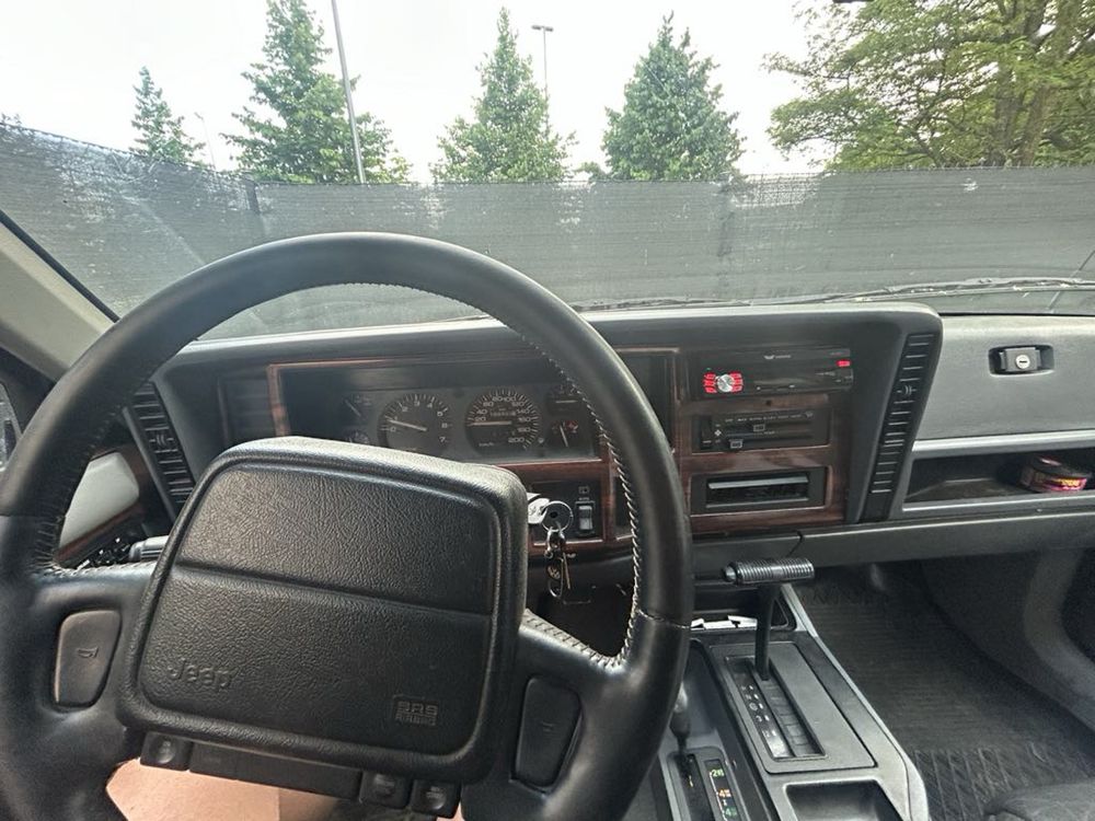 Sprzedam Jeep Cherokee XJ 4.0 Benzyna Automat – 1996