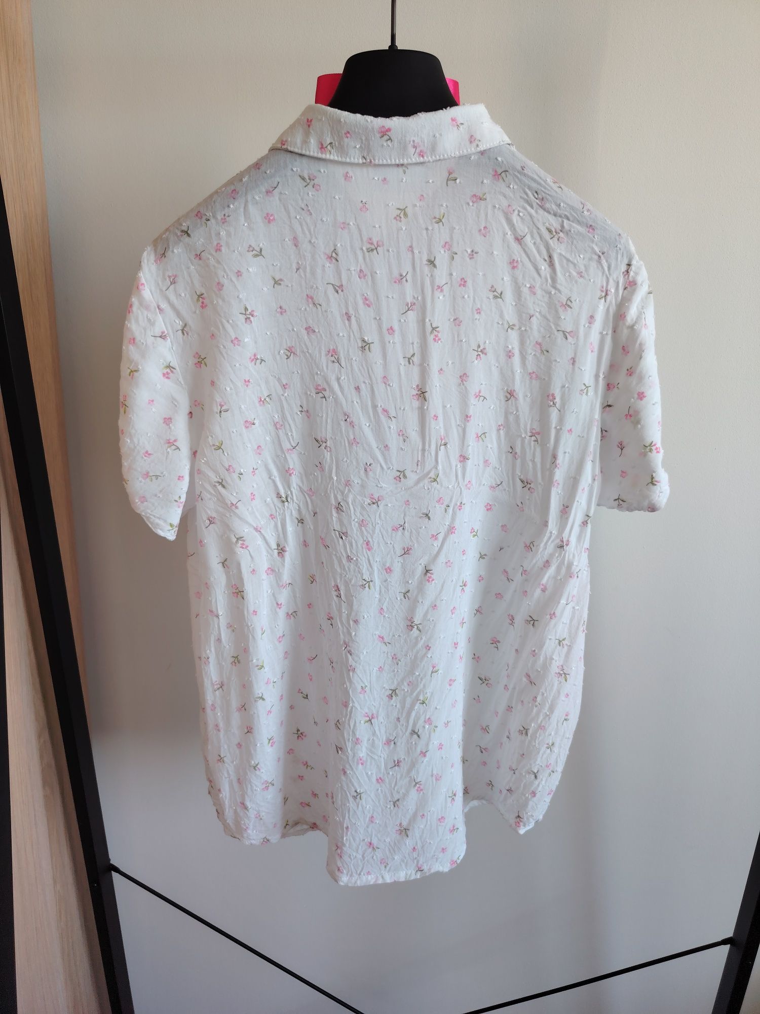 Biała koszula damska w różowo-zielone kwiatki oversize XS/S/M