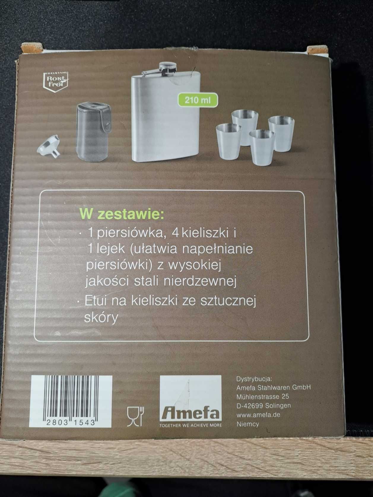 Zestaw: piersiówka, 4 kieliszki w etui, lejek, oryginale pudełko stal