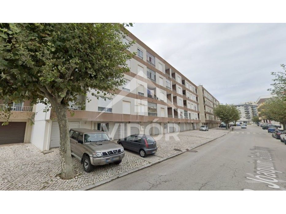 Garagem Box na Rua Joaquim Sottomayor