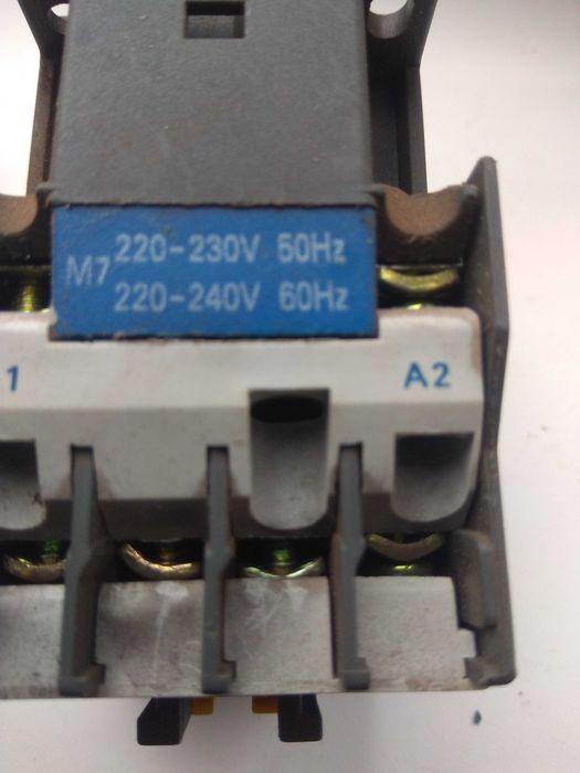 Контактор малогабаритний КМИ-22510  и КМИ-10910