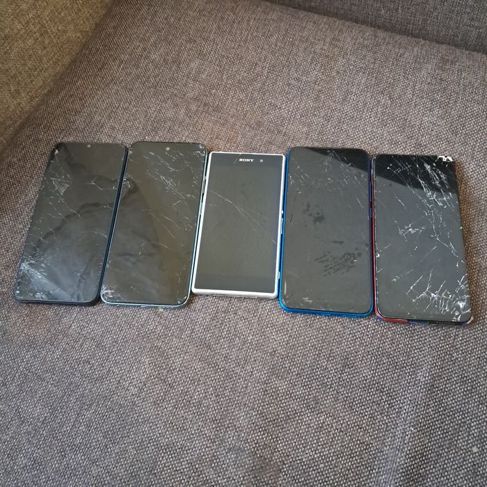 Продам мобільні телефони на запчастини