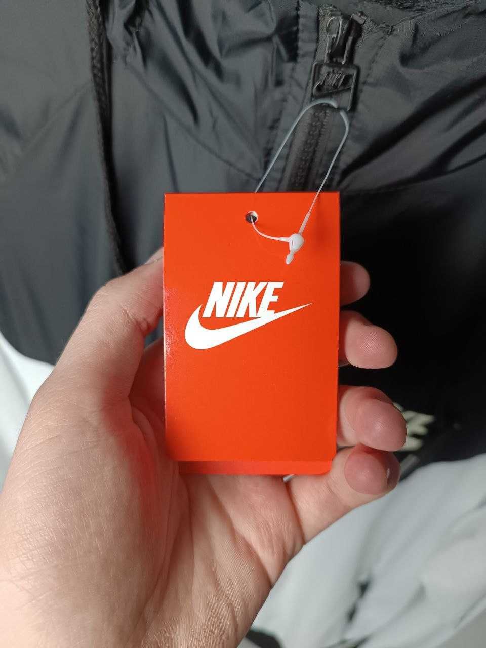 Вітровка однотонна Nike