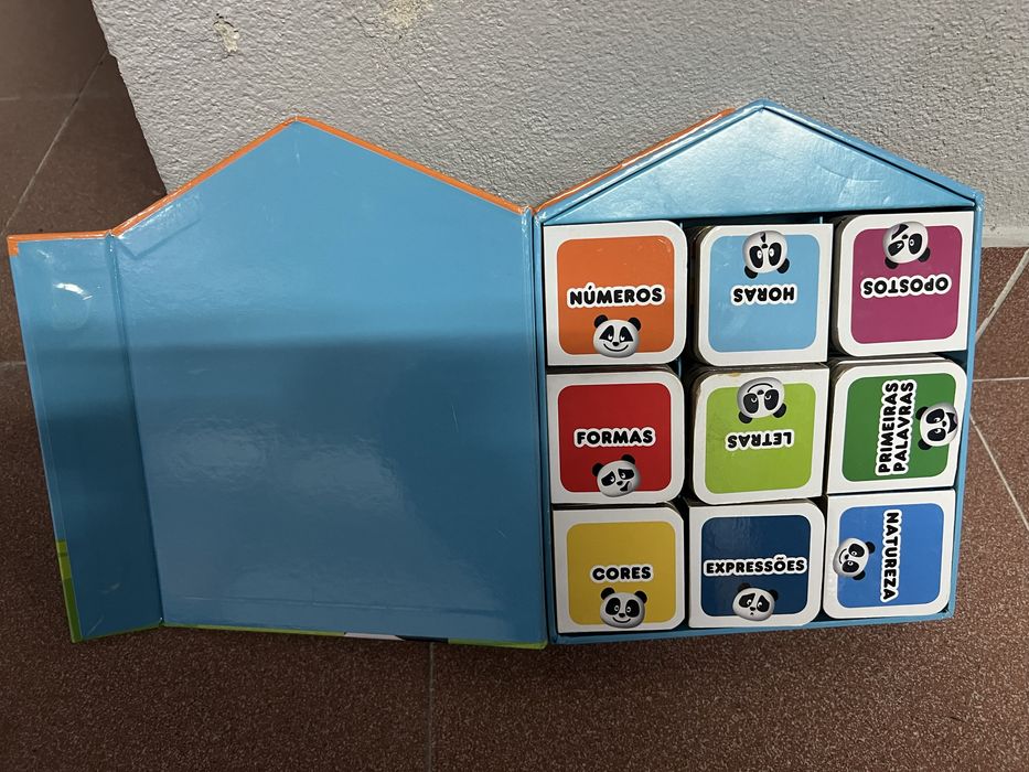Vendo livro panda vai a escola