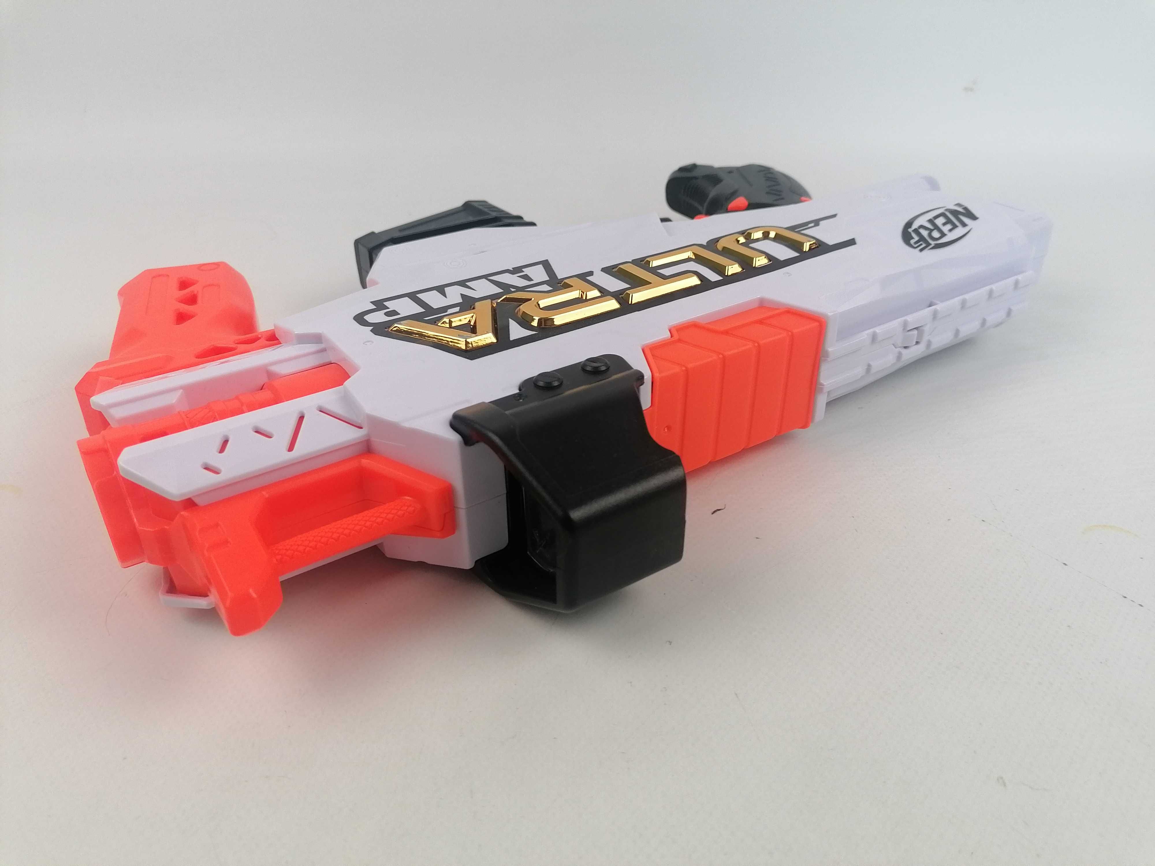 Hasbro Nerf Ultra Wyrzutnia AMP + strzałki