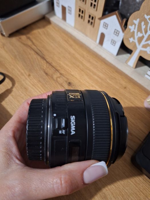 Об'єктив  Sigma AF 30mm f/1.4 EX