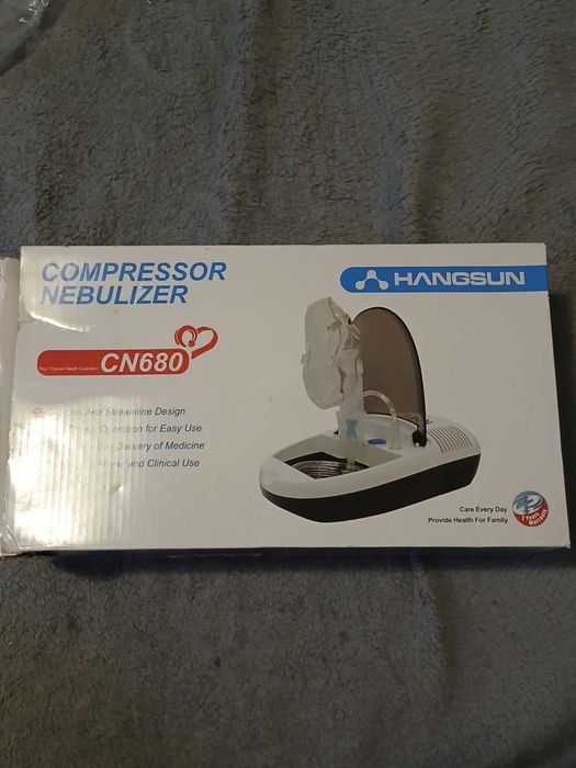 Kompaktowy inhalator dla dzieci i dorosłych.