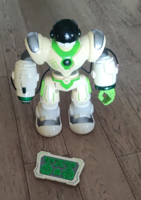 Robot zabawka na pilota