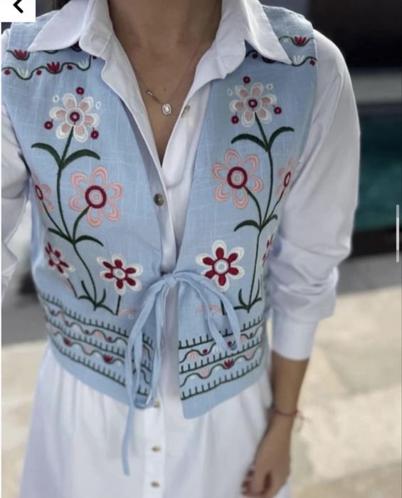 Розпродаж вишиванок, жилеток, жакетиків.