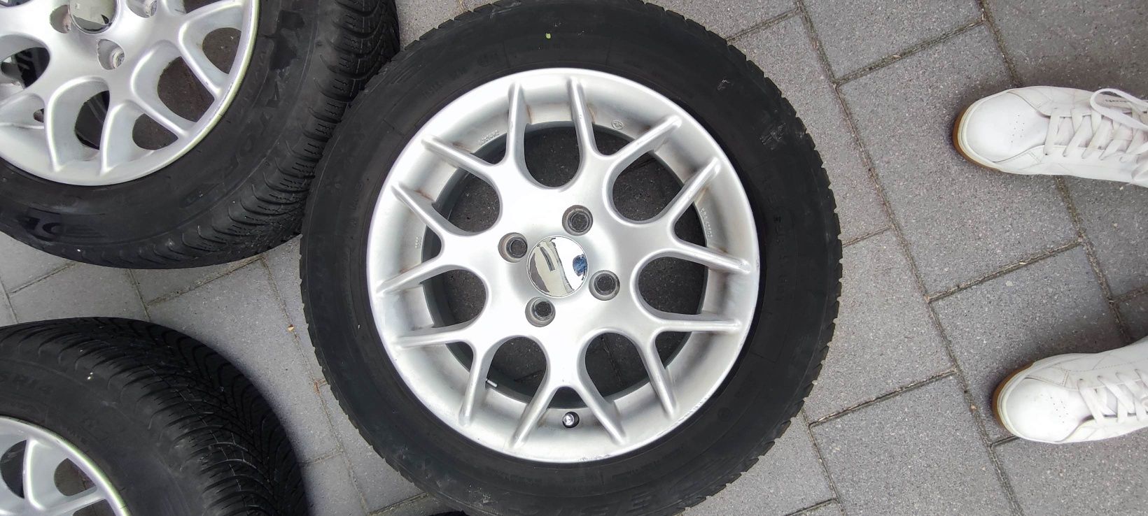Felgi aluminiowe z oponami R14 176/65