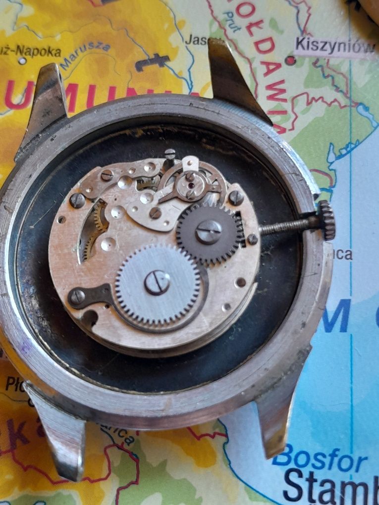 Stary zegarek mechaniczny