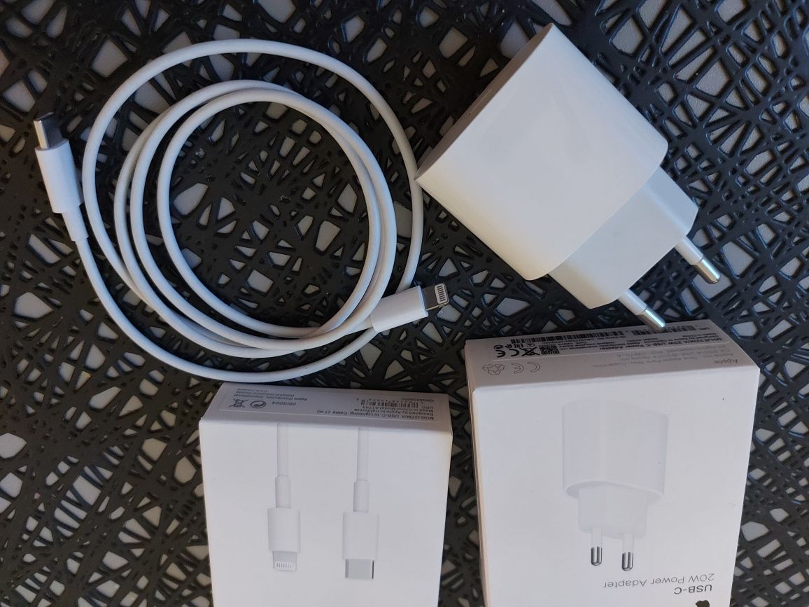 Ładowarka z kablem iphone +gratis adapter do słuchawek