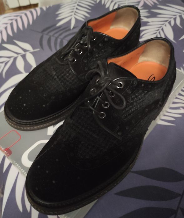 Продам туфли дорогого бренда. Натуральная замша. Размер -42.