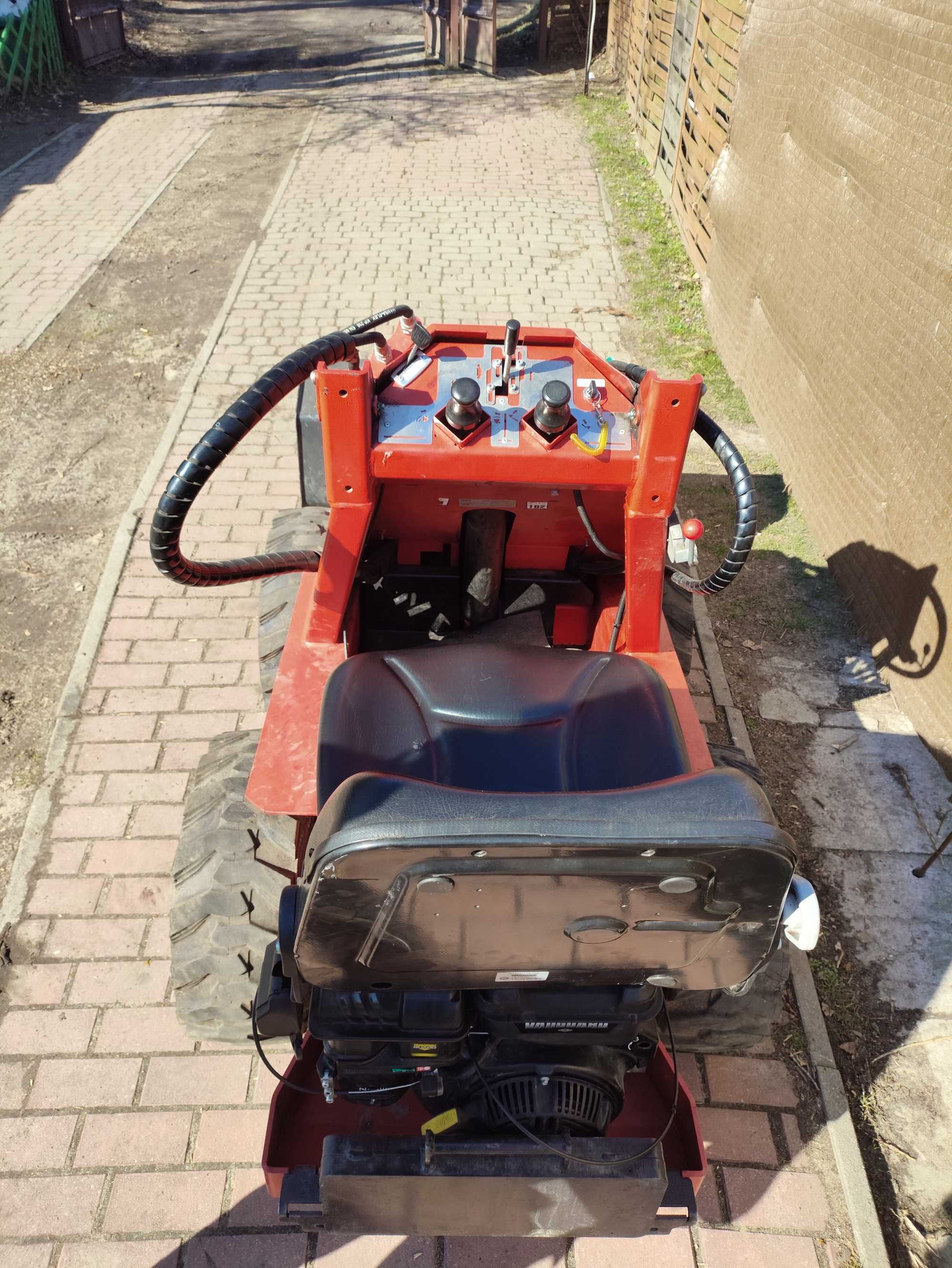 Wynajem mini ładowarki , niwelacja
