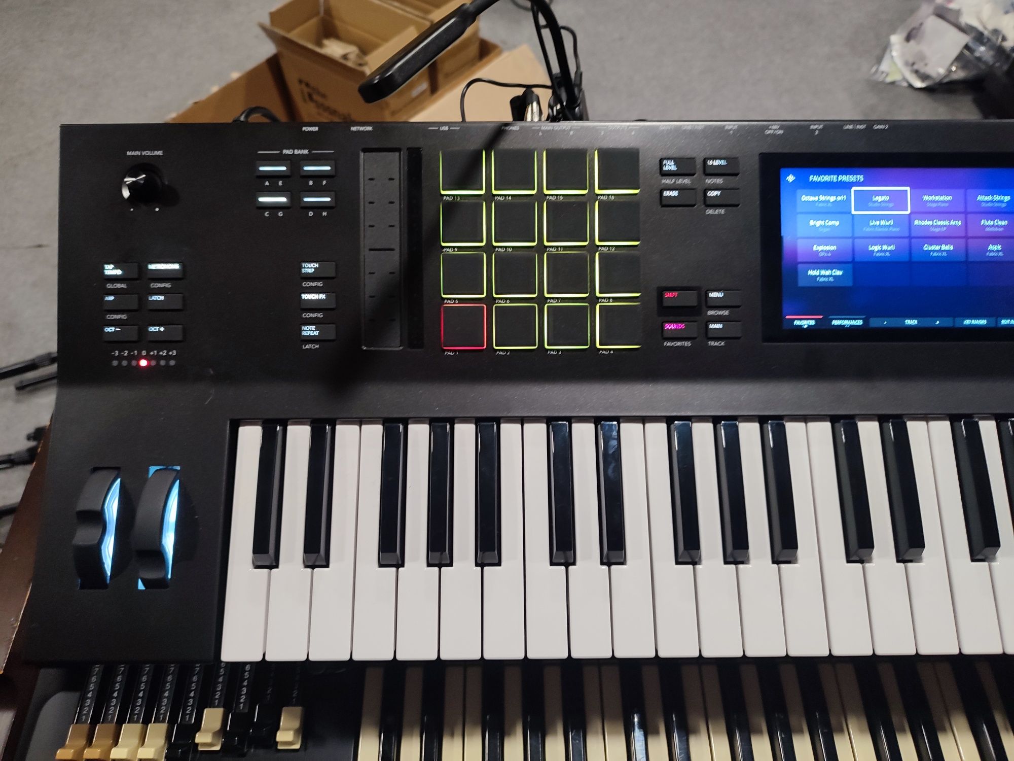 Akai mpc 61 workstation