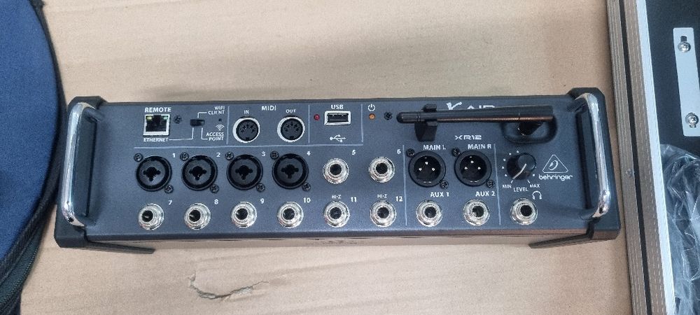 X Air XR12 Behringer