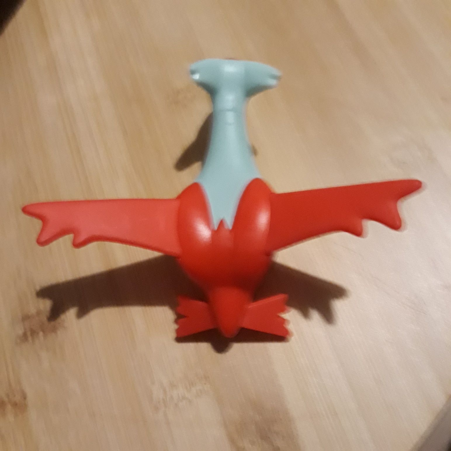 Sprzedam  figurkę Pokemon Latios 2szt