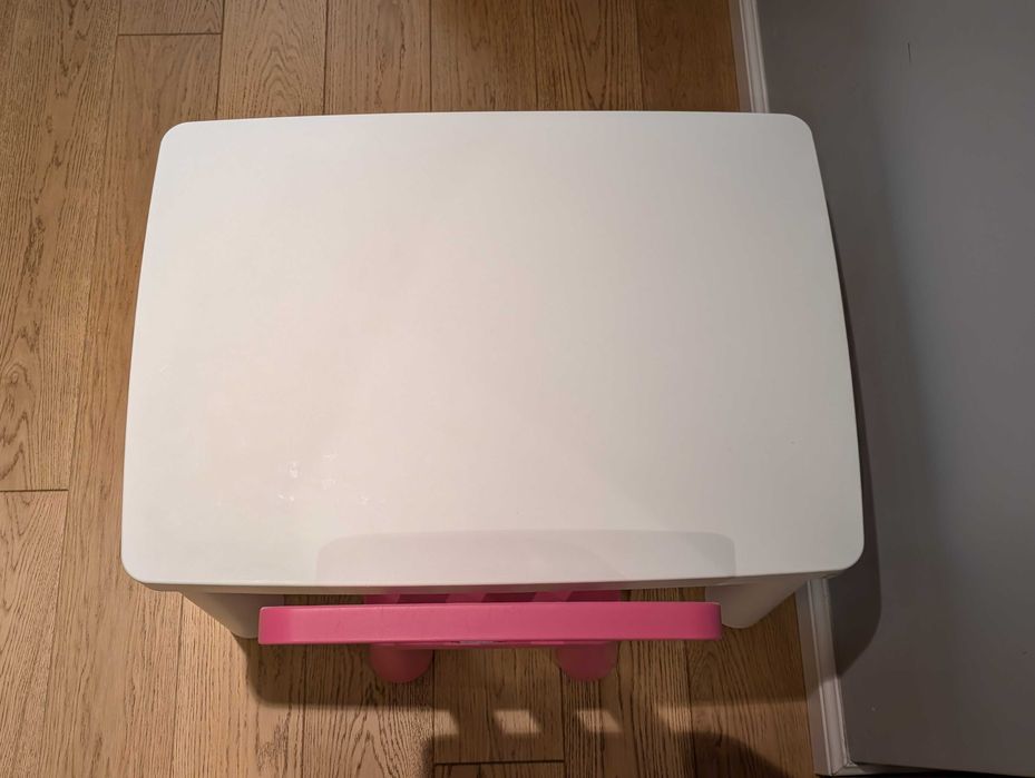 Stolik Biały i Krzesełko Różowe Mammut