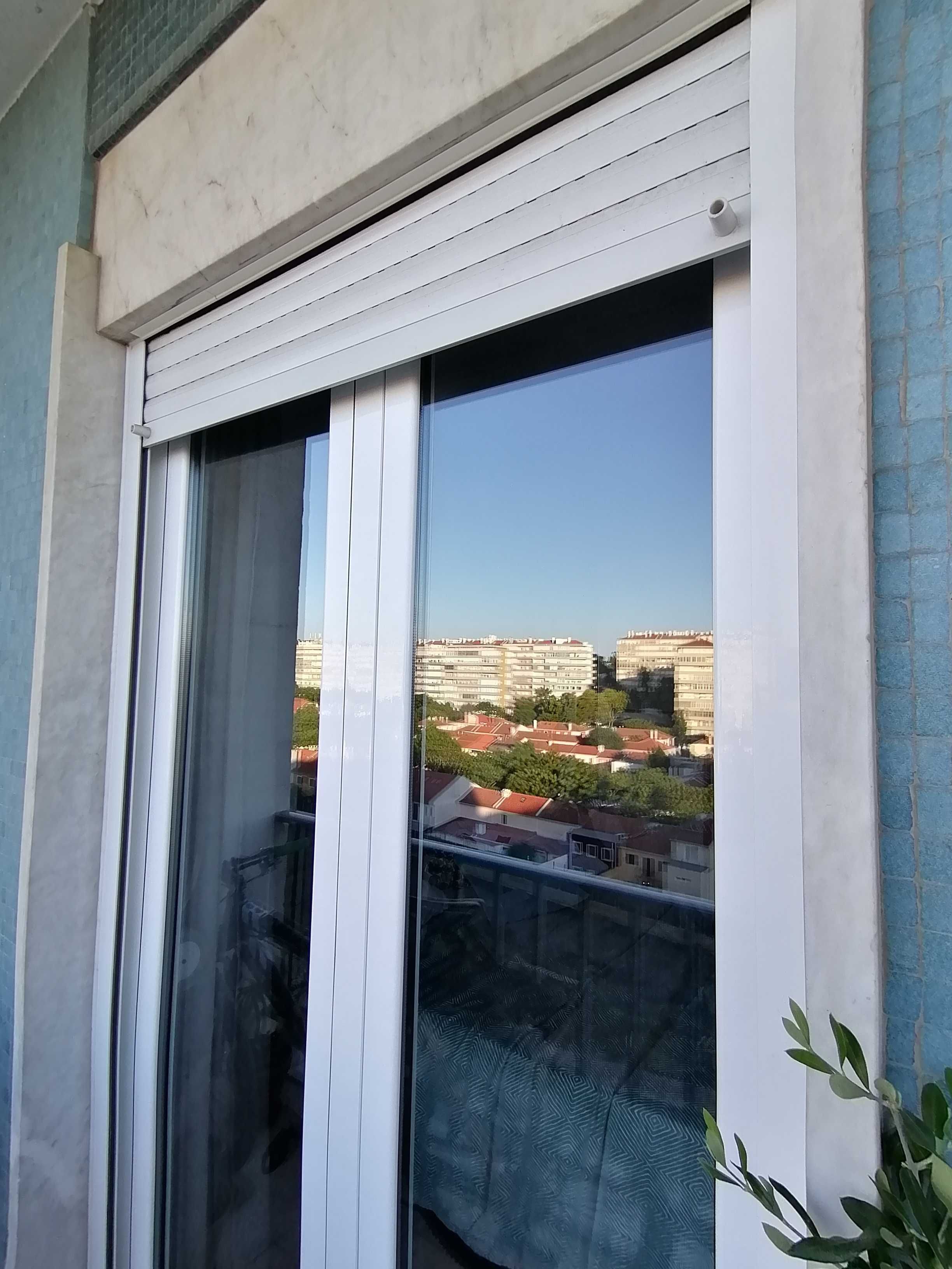 Caixilho de aluminio tipo porta 2 folhas vidro duplo