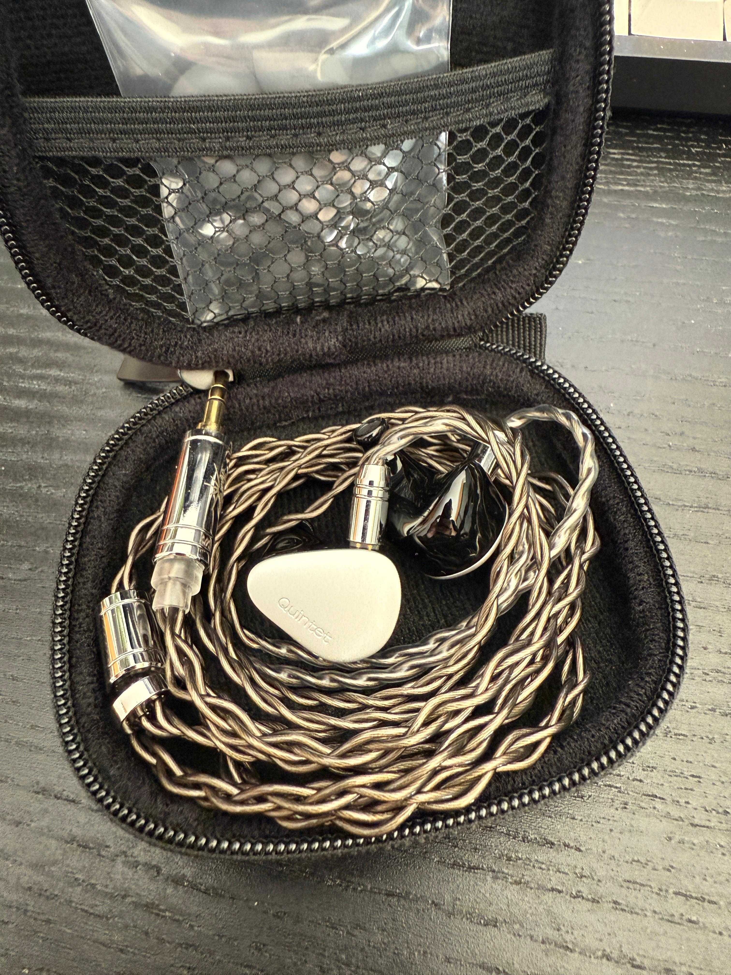 IEM Kiwi Ears Quintet como novo