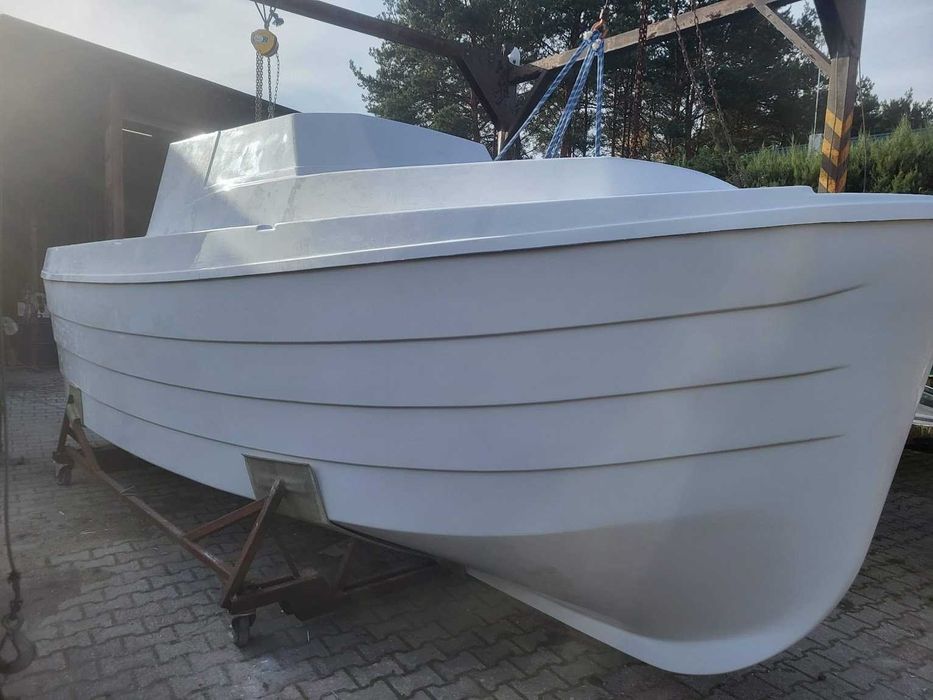 Skorupa jachtu motorowego Laguna 700  - tylko 1 sztuka! Cruiser