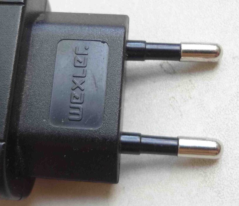 Блок питания Wexler 5V 2A , зарядка, адаптер для планшетов