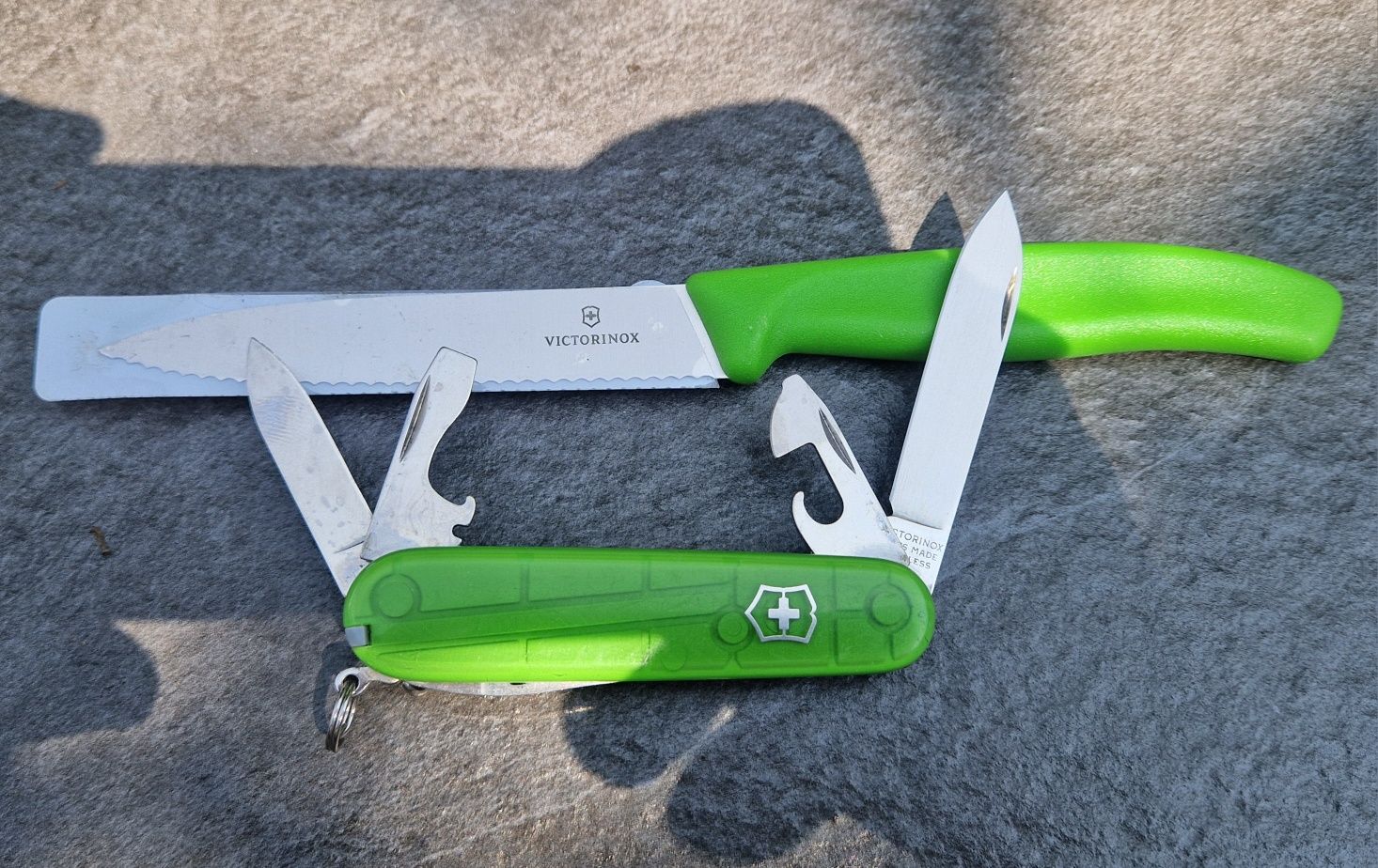 Victorinox Twins spartan green aple unikat kolekcjonerski .