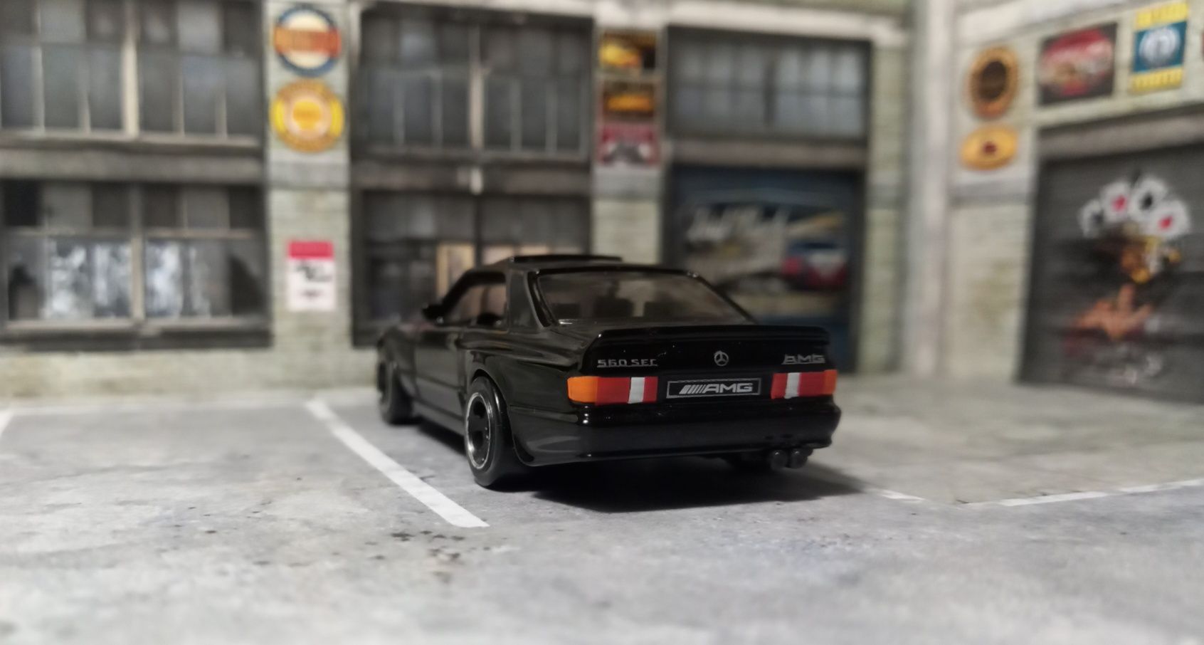 Hot Wheels Mercedes-Benz 560 SEC AMG