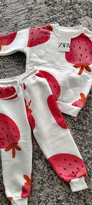 Костюм Zara 2-3 роки теплий молочний