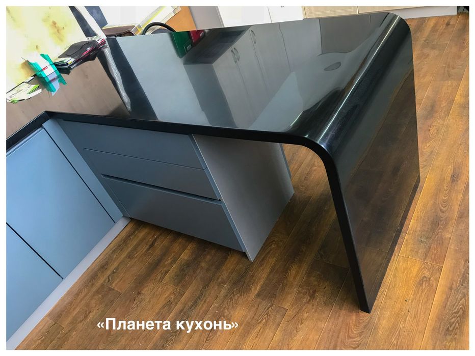 Кухня з виставки в шоурум