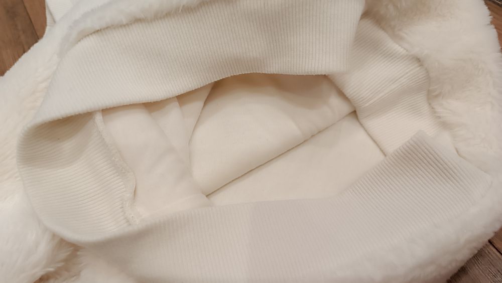 Bluza 122 - 128 kremowa typu miś dla dziewczynki C&A