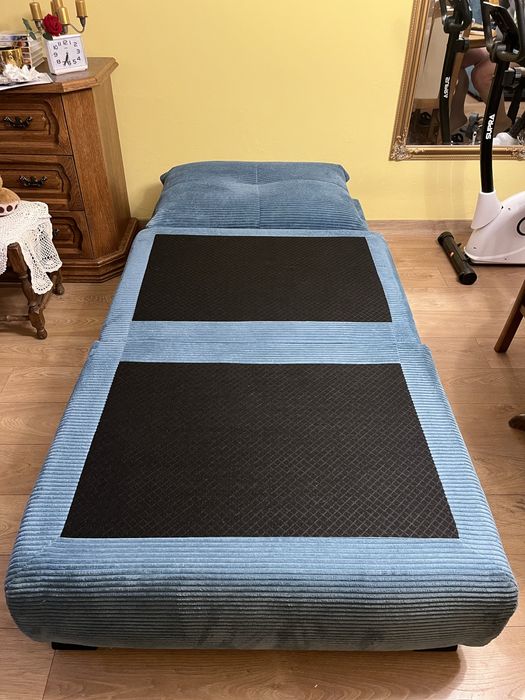 2 fotele z funkcją spania oraz z pojemnikiem na pościel