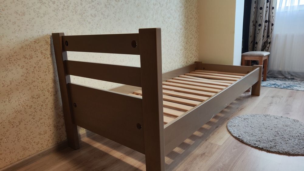 Односпальне ліжко фірми Pufetto