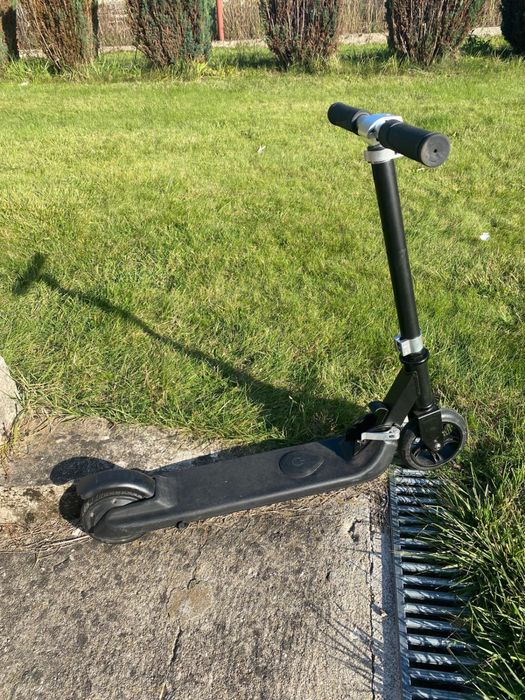 Hulajnoga czarna elektryczna dla dzieci