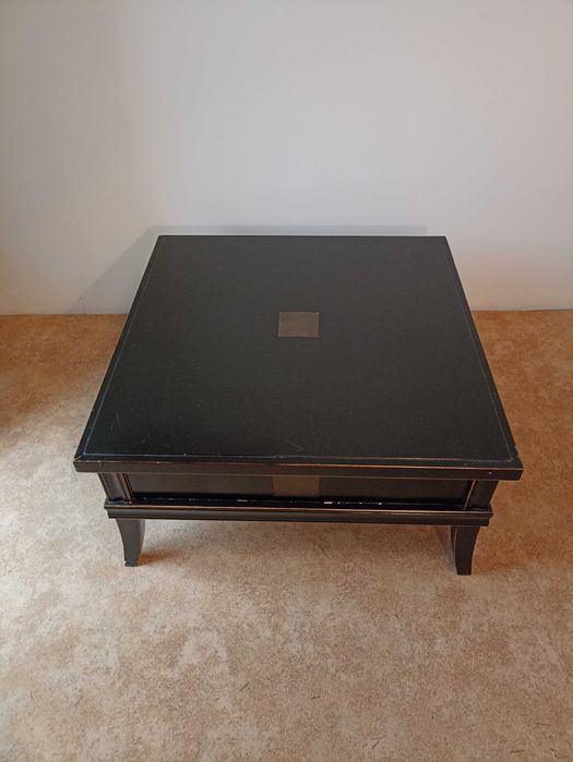 Czarne meble do salonu i pod TV