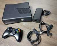 Konsola Xbox 360 slim 250Gb  z  pad bezprzewodoweem