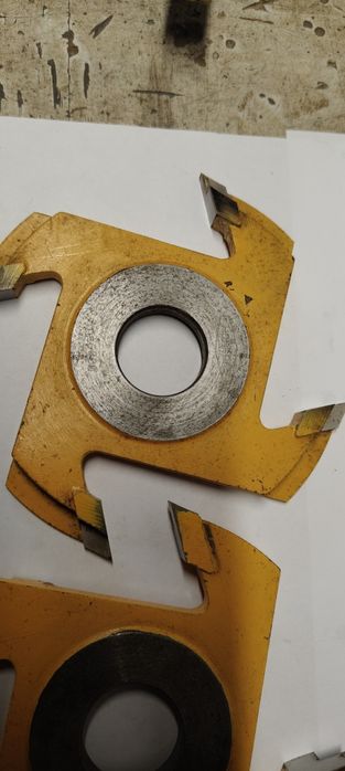 Frez kształtowy do drewna