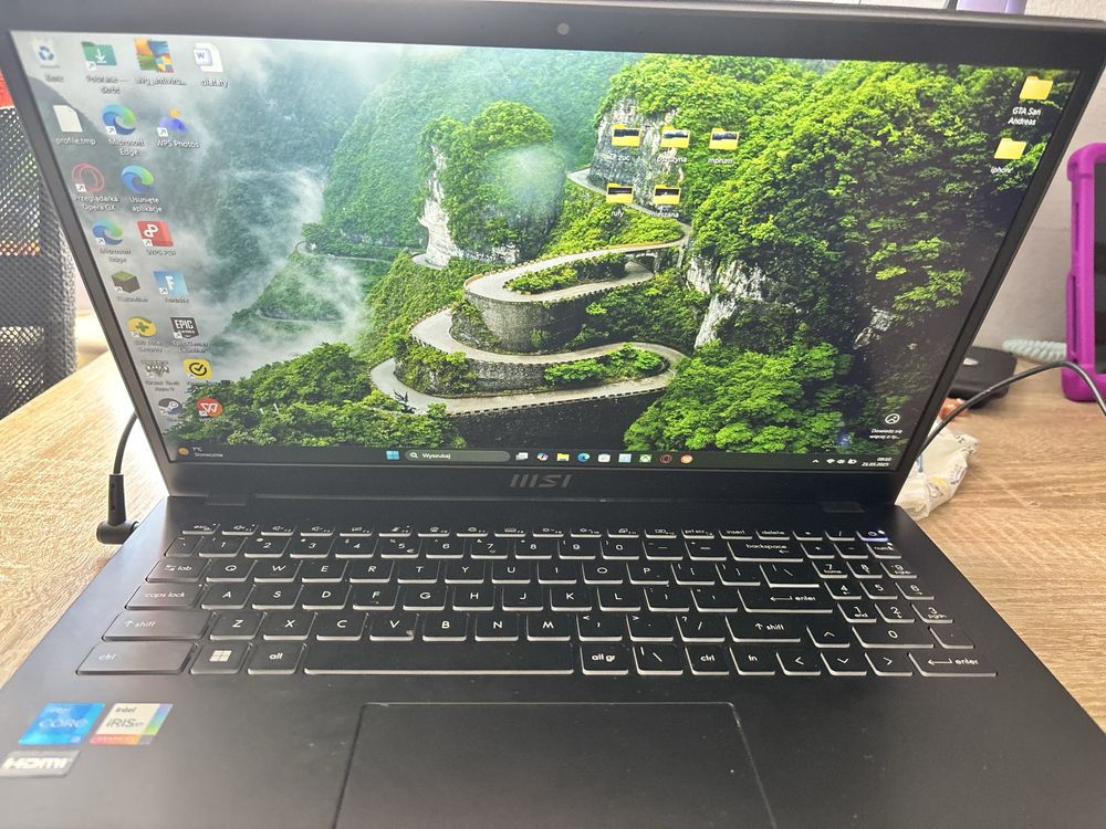 Laptop MSI Modern 15 B11M UZZ