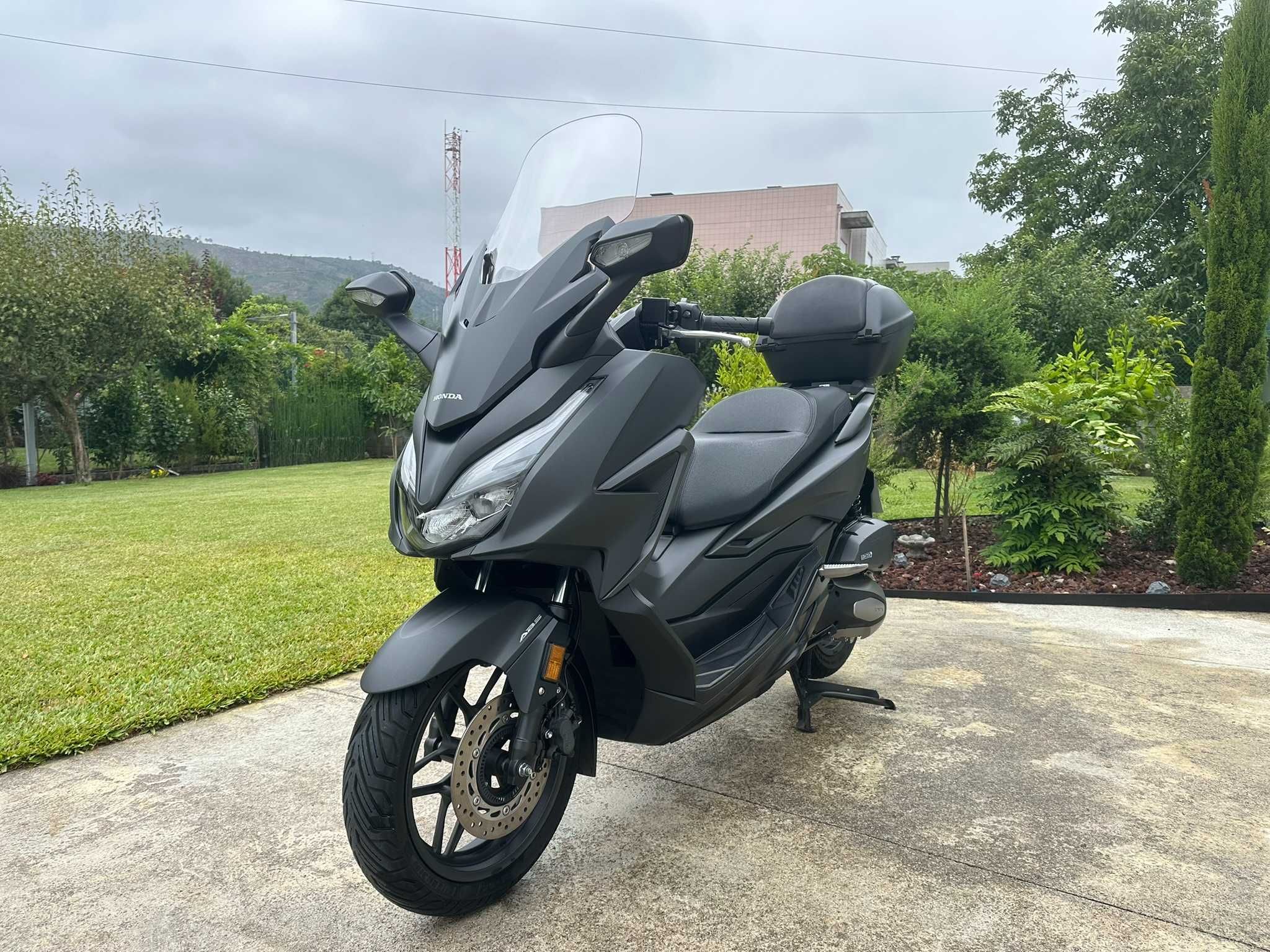 Honda Forza 125cc – Como Nova!