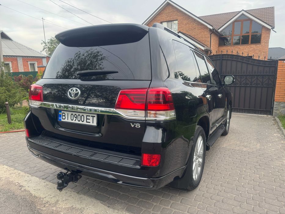 Toyota Land Cruiser 200 дизель автомат