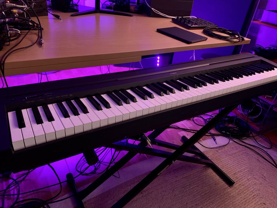 Piano Yamaha p 35
